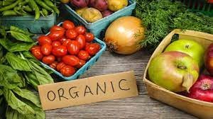 What are the key health benefits of organic foods?